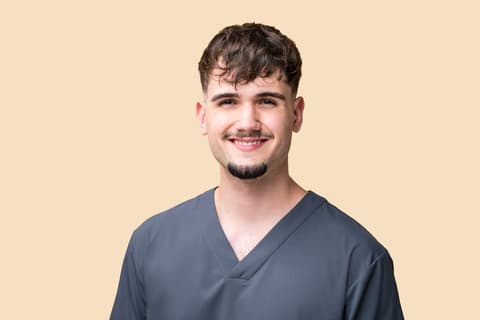 Can Sakarya, Medizinische:r Fachangestellte:r bei avi medical