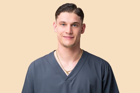 Daniel Krummnow, Medizinische:r Fachangestellte:r bei avi medical